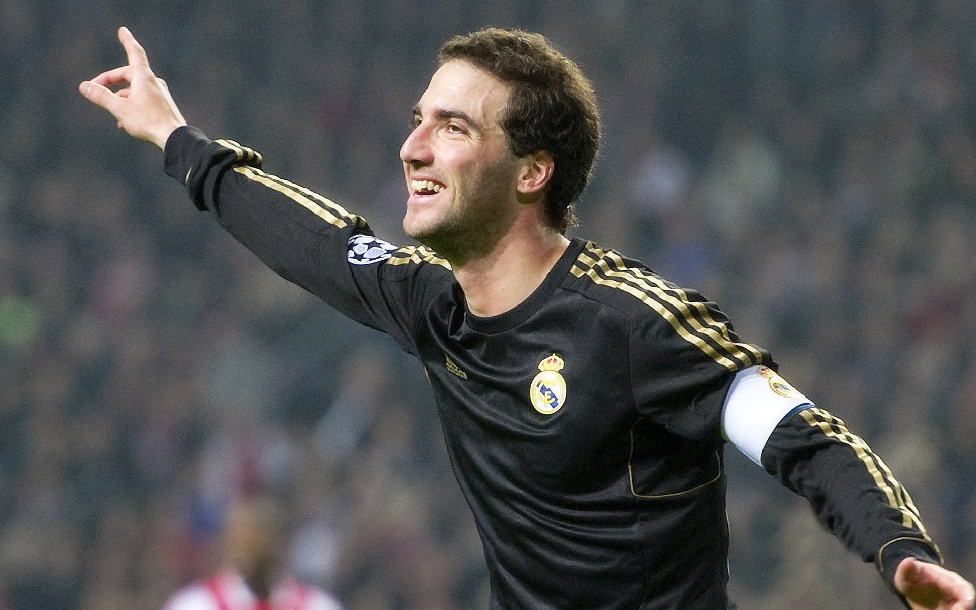 爱游戏体育在线-法甲新秀崛起：未来的足球领袖闪耀！，法甲新logo